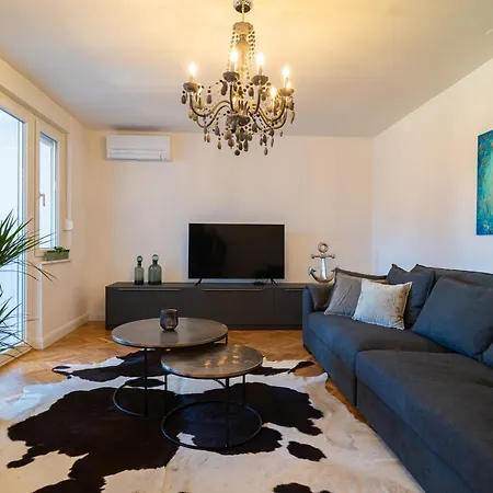Gajeta By Belmont Realty Apartment